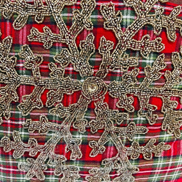 LOT TWO BEADED CHRISTMAS ACCENT THROW PILLOWS FOR DECORATING - Picture 3 of 6